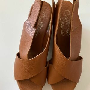 Brand new Collisto wedge